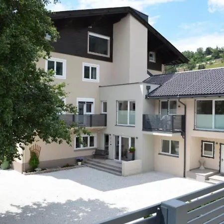 Haus Schnoell 6 Semesterbostad